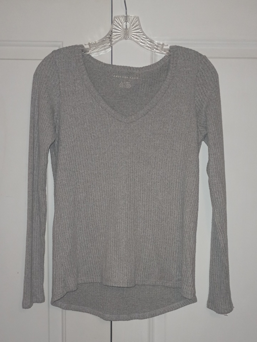 American Eagle Outfitters Gray Ribbed V-Neck Long Sleeve Top